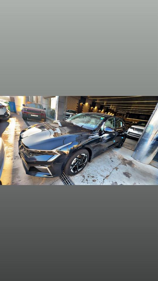 السلام عليكم  كيا k5موديل 2025 خليجي ضمان المجموعه الدوليه ماشبه 5 الاف السياره زيرو جديده جداً فول مواصفات بنوراما وجلد وكرسي كهرباء السياره بعدها بالضمان ويشمل تبديل دهن وفلاتر وسيرفت لمدة 12 تبديله مكانها بغداد ***********
