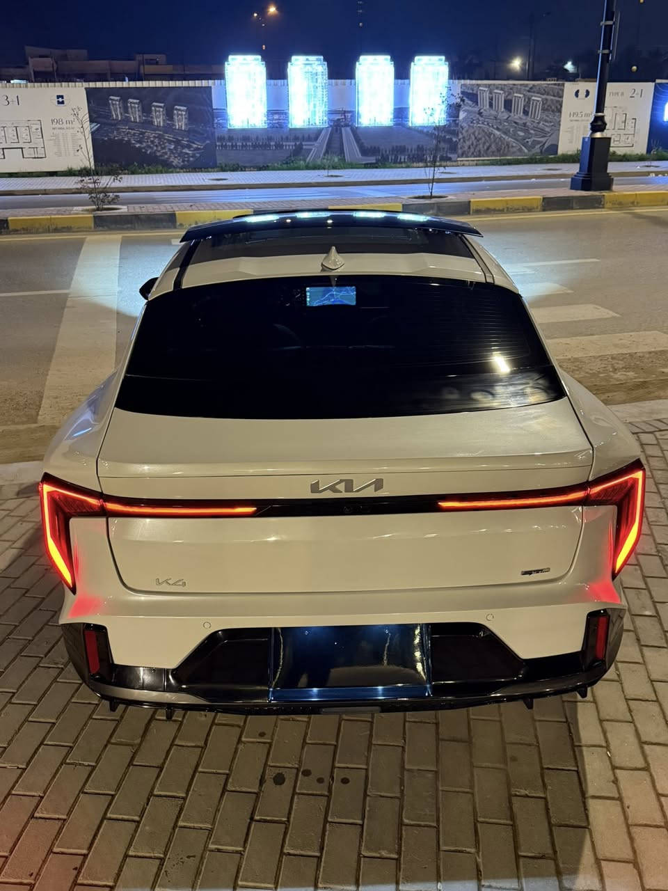 بسم الله الرحمن الرحيم ✋🏻
KIA K4 GT LINE TURBO
            خمسة كامرة 
                    اعلى مواصفات متوفره فئة K4 1/1 
1- بانوراما درجتين  
2- مقاعد جلد ذات اللون الاسود والابيض 
3- تدفئة + تبريد في المقاعد الامامية 
4- هيتر استيرن 
5- هيتر في المقاعد الخلفية 
6- شاشة امامية متصلة تدعم الابل كار بلي والاندرويد اوتو 
7- عدادات ديجتل 
8- تبريد لمس + تبريد مركزي 
9 - سماعات من وكالة. HARMON  KARDEN 
10- نقاط عمياء 
11- تحديد مسار 
12 اشاير في المري 
13 خمسة كامرة محيطية 360 درجة 
14 لايت لد 
15 بك لايت لد متصل 
16 قطعتين تبريد 
17 المكينة 16T 
18 كروز سرعة 
19 ثلاثة انظمة قيادة 
Normal sport 
Sport plus 
Cutom
20 لد محيطي متغير الالوان 10 الوان 
21- لايت امامي 8 عدسة 
22 -لد داخلي لمس 
23 - نظام الترحيب عند الاقتراب داخل وخارج السيارة 
24 - مستشعرات في الباب 
25-  خمسة وضعيات صوت المكينة 
26 -شفتات استيرن 
27_ هندبريك دكمة 
28 - بصمة 
29 - تشغيل عن بعد 
30 - كشنات مختومة بعلامة جيتي لاين 
31-دبل كزوز 
32 - عدة صندوق كاملة من ناحية الاسبير والعدة 
33- شحن لاسلكي 
34- كشنات خزن ✔️
35-توقف ذاتي عند الاقتراب من الامام ومن الخلف

اللون الابيض ومطخم بالنيكل الاسود اللماع  

الضرر قبغ الصندوق بخ فقط لا غير بدون دواخل بدون ايرباك 🫸🏻🙅🏼‍♂️

ومعروفة مواصفاتها الباقية 🤛🏻

الموقع الموصل 
الرقم للاتصال ***********
السيارة غير مرقمة 
تترقم شمالي 
صور الضرر مرفقة في المنشور 👇🏻
