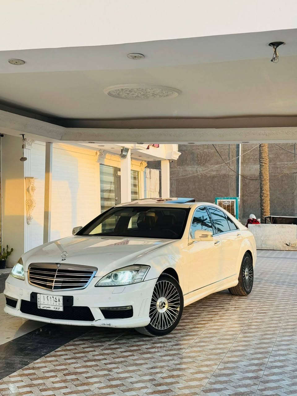 للبيع مارسدس أس كلاس. سياره كلش حلوه وجديده تخبل
كير محرك. تخم تاير كله جديد بشرط سياره مابيه اي نقص بشرط برغي ممفتوح بيه كله عشركه. 

السياره مابيه اي ضربه او فتح وبيها سونار

رقم كركوك شرط المداور 

  محرك 8 سلندر S550

باب طويل 

ابواب شفط 

جنطه شفط 

سلايت 

سياره محدثه 2013 تحديث اصلي 

ماشيه 155. Km 

موديل 2009

سياره جلد 

فول بس بدون ناضور 

وباقي الموصفات المعروفه يرادلها جريده 💐💐💐🌺🌺🌺

السعر المطلوب 188

هاتف ***********

ومن الله التوفيق 💐🌺🌺🌺
