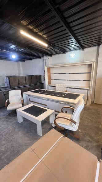 ميز مكتبي مع لوكر صغير ومخزن ارشيف وطبلة ضيوف وكراسي عدد 3 سيت كامل HDF  المقدادية الهارونية ***********
