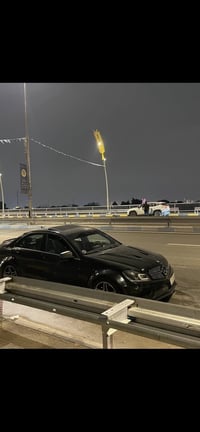 للبيع وايد بدي تعديل كامل الامارات ويا صبغ هاي سيارة نسخه وحيدة بل عرا...