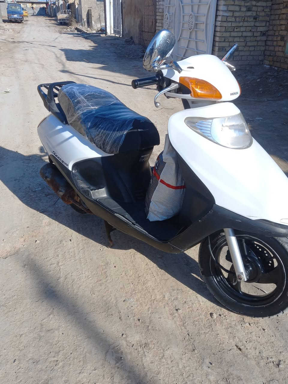 سلام عليكم دراجه سبيسي ياباني دراجه نضيه كلشي ماناقصها  شي دراجه مكفوله كفرات الاصليه ابو الختم سلف هندر شغاله دراجه هستوها نفتحت سعر 850وبيها مجال 
الاستفسار /***********/وبي واتساب
