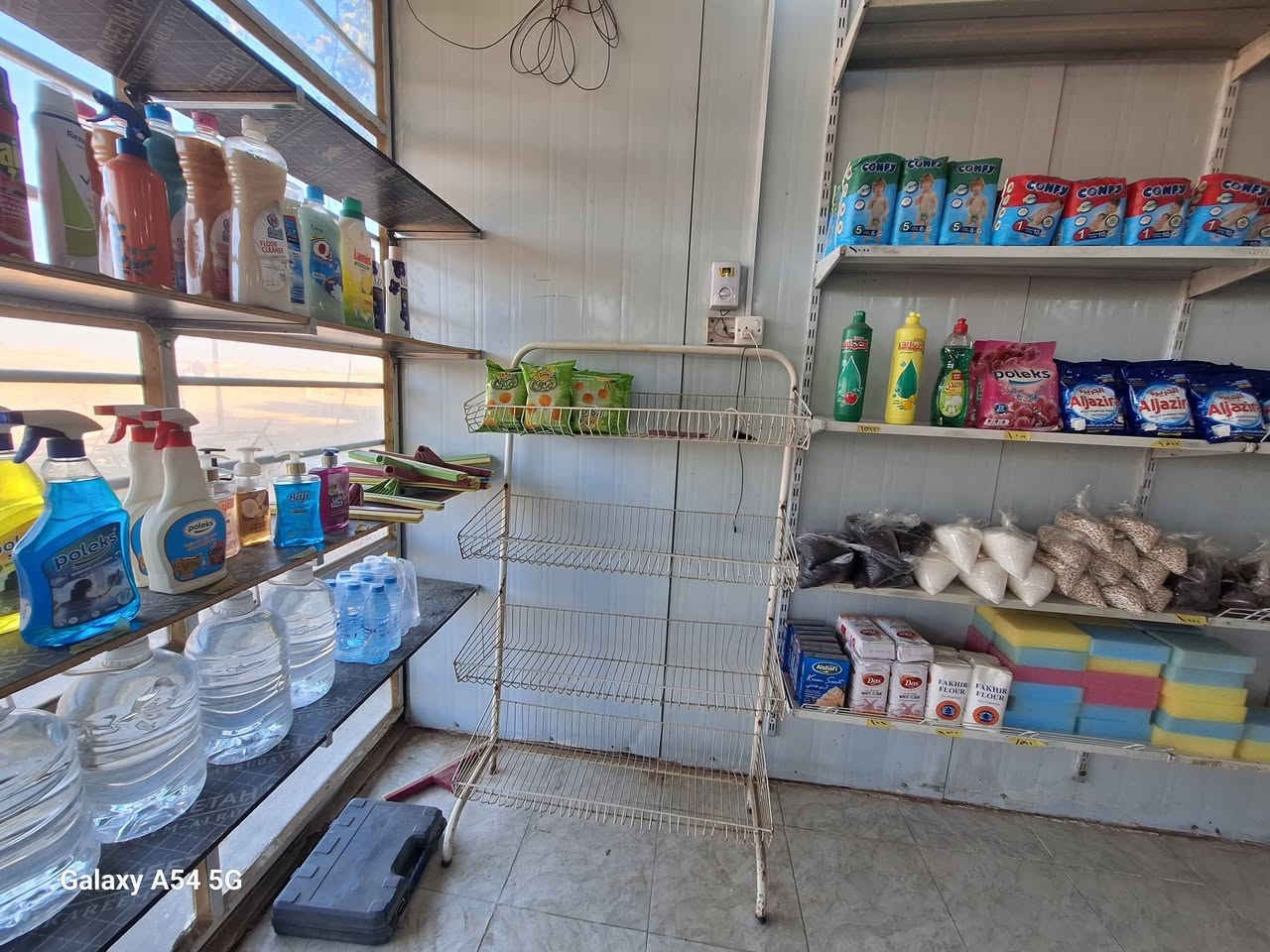 مكلف بالنشر للبيع عارضات مع مجمده مع رفوف التواصل على الرقم ***********
