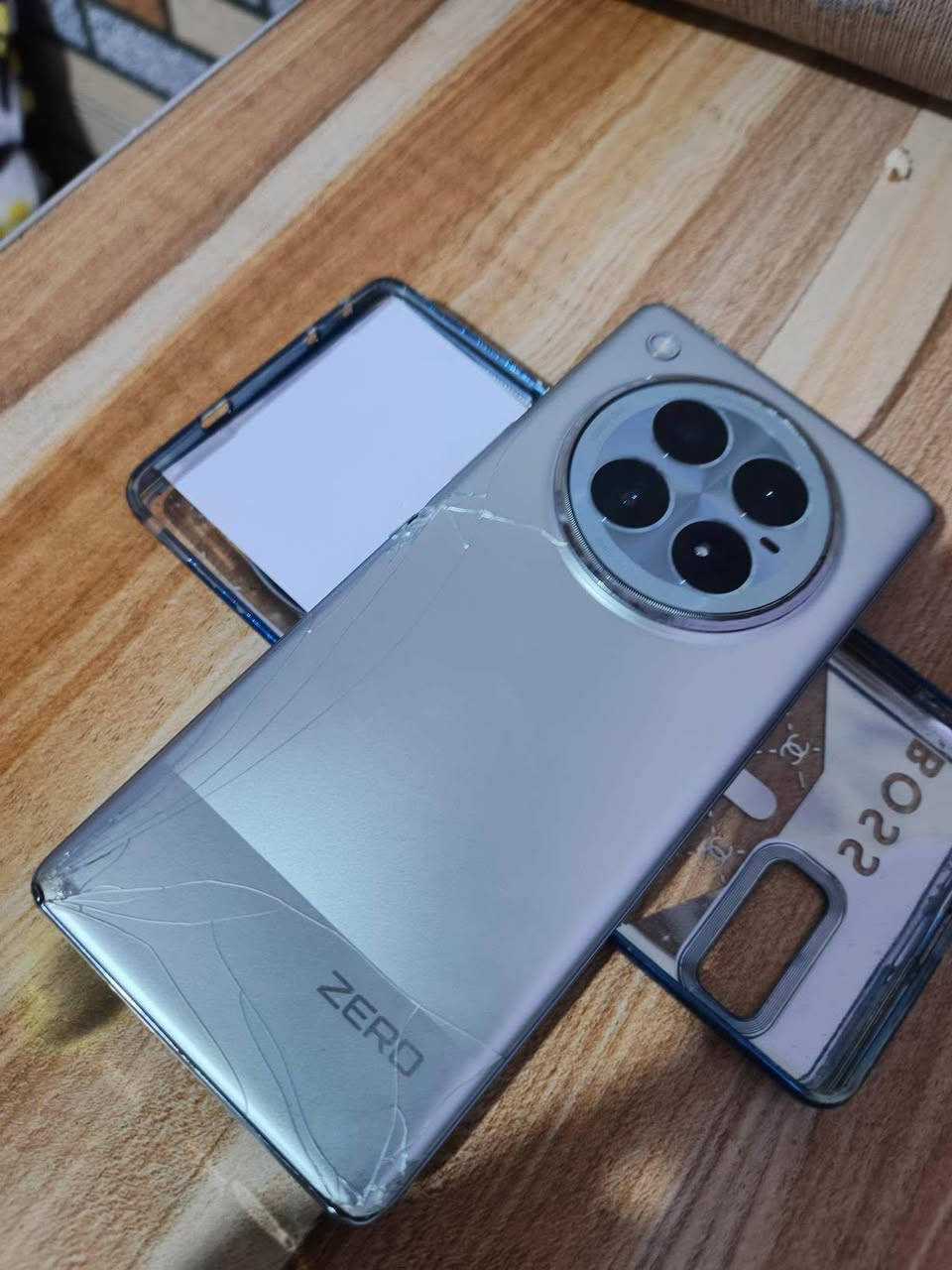 السلام عليكم Infinix ZERO 40 5G
بدون ملحقات فقط الجهاز بي فطور خفيفه بضهره مامئثر الجهاز ابد لمسه شحنه نضيف الجهاز غني عن التعريف 8200 المعالج سعره 250


**إذا كنت صاحب هذا الإعلان وتريد حذفه لأي سبب، رجاءا أرسل رسالة إلى الدعم الفني**