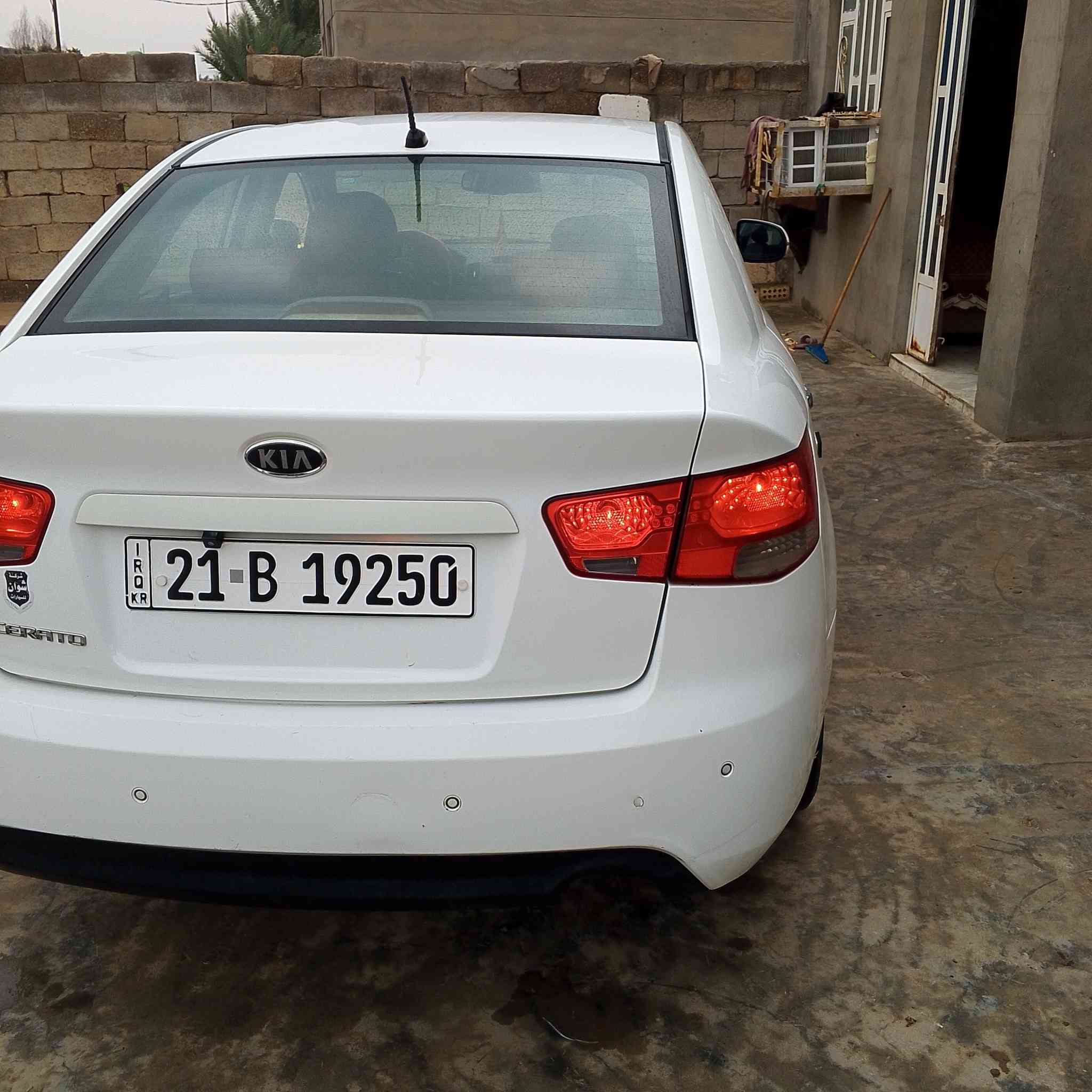السلام عليكم كيا سيراتو 2011 خليجي مكينه وحداديه وتبريد كير تخم تاير جديد رقم جديد هزه وسنويه جديد بها قطعتين صبغ بدون اي دواخل تريد وكاله للتحويل العنوان واسط الزبيديه عزيزيه سعر 97 وبيها مجال***********

