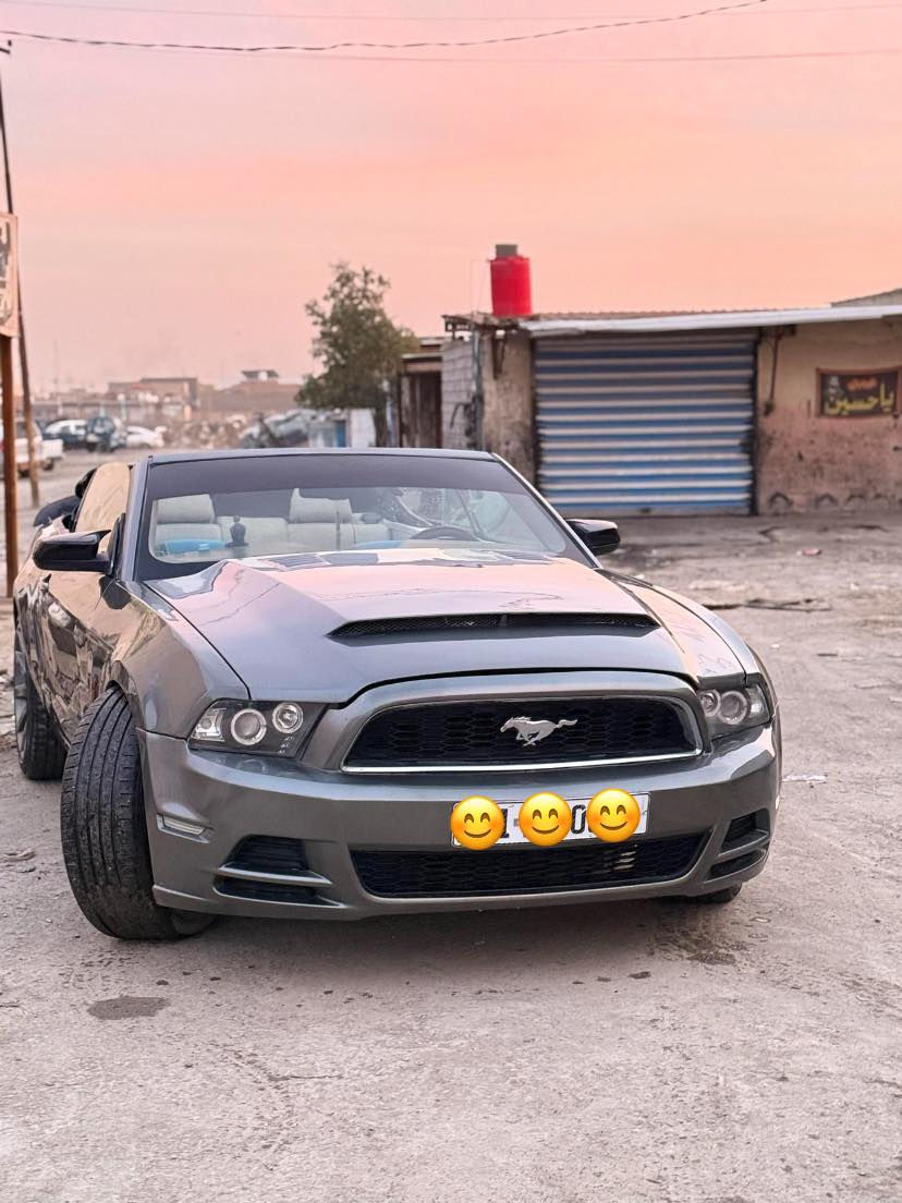 سلام عليكم
موستنك موديل 2011 
مكينه 3700كير خير من الله جدد 
كهربائياته كله شغاله 
سياره مصبوغه عام جماليه 
بيه كزوزات وبرمجه طلقات 
سياره نصبته حلوه  احله من صور 
حداديه /75-100
رقم بغداد الجديد 
السعر -76 ورقه وبيه مجال 
العنوان/حله مركز 
الاستفسار خاص او على الرقم ***********

