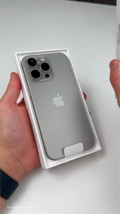 متوفر ايفون 16برو ماكس 
نضافه 100% ماستر عربي شرق اوسط
ذاكره 256
بطاريات عاليه 
السعر 1390$
_____________
ايفون 15برو ماكس 
اذكره 256
بطاريات عاليه 
السعر 1100
______________
ايفون 14برو ماكس ماستر
اذكره 128
بطاريه بلاد 88
السعر 775
 ***********
الجهزه شرط الفحص 
وضمان اسبوع اي خلل
