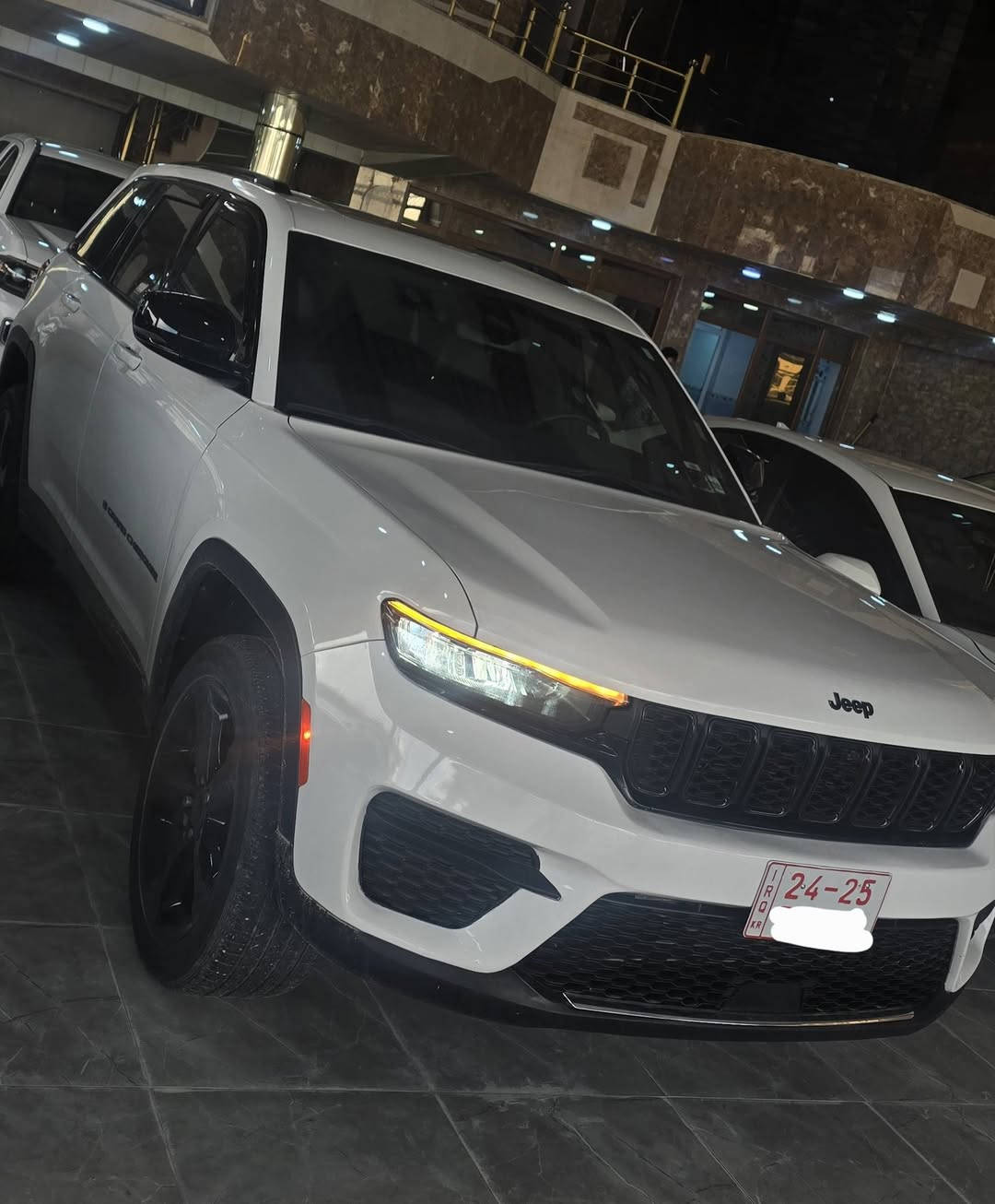 جيب كراند شيروكي 2023 بلاك توب BLACK TOP 
6 سلندر 
ماشية 12 فقط 
بيها مكانين كرت فقط..

فتحة سقف ( سلايت )
رادار امامي( تثبيت مسار مع مانع تصادم )
رادار جانبي( نقطة عمياء )
حساسات خلفية مع مانع تصادم 
تشغيل عن بعد 

كاتي بدون رقم تترقم شمالي  ( اربيل دهوك سليمانية )

السعر : 285 وبيها مجال 
المكان : دهوك
***********
***********
اتصال أو واتساب
