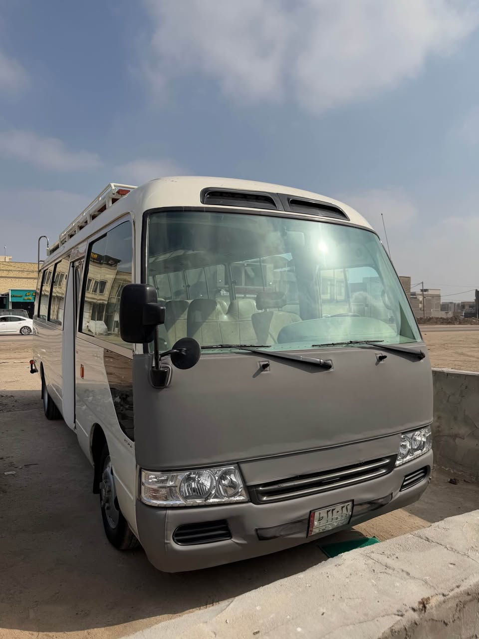 للبيع كوستر 2014
دوشمة عامة 
تخم تاير 
سلة ودرج 
كفالة عامة من الضربة
صبغ ذيل واحد 
***********///*********** البصرة, العراق
