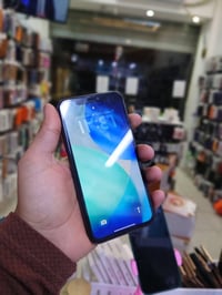 آيفون 11 • ١٢٨ • فيس ايدي متوقف