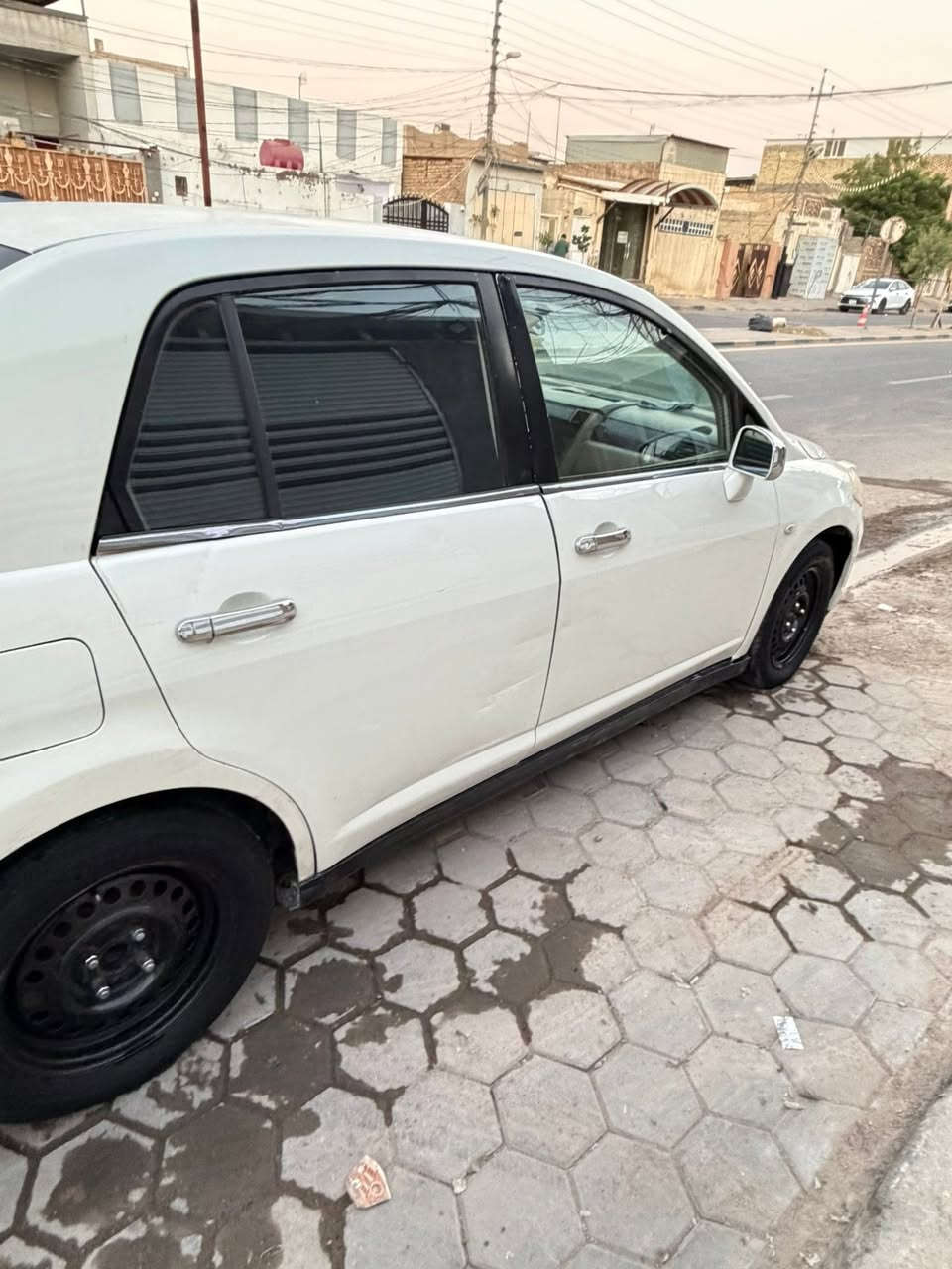 نيسان تيده ٢٠٠٧محدث 9مكينه كير تبزيد كله جديد السياره بيه جاملغين صبغ الخلفيات بيه طخه بل جنطه الباقي شواصي لغود حوض كفاله من الطخه واي شي السعر ٧٠وبيهً مجال مكاني النجف ***********
