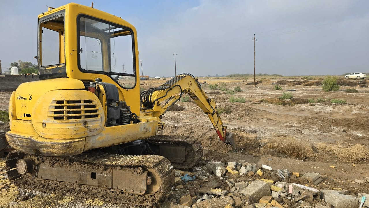 السلام عليكم كوماتسوو حجم 45 كسره جك همر جاهزه لعمل ***********
