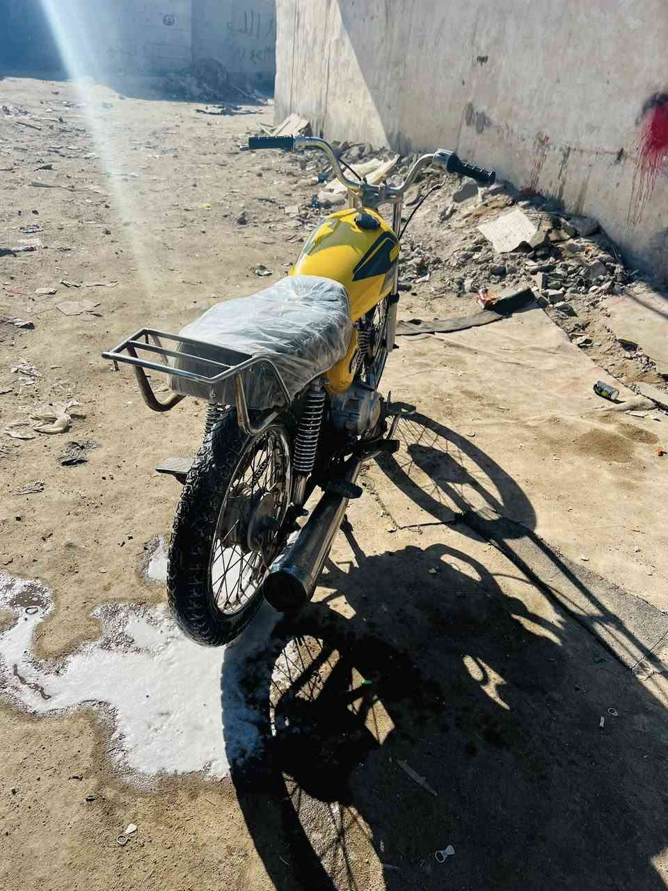 سلام عليكم دراجة للبيع دراجة نظيفة السعر 325 بيها مجال مكان بصره 5ميل ***********
