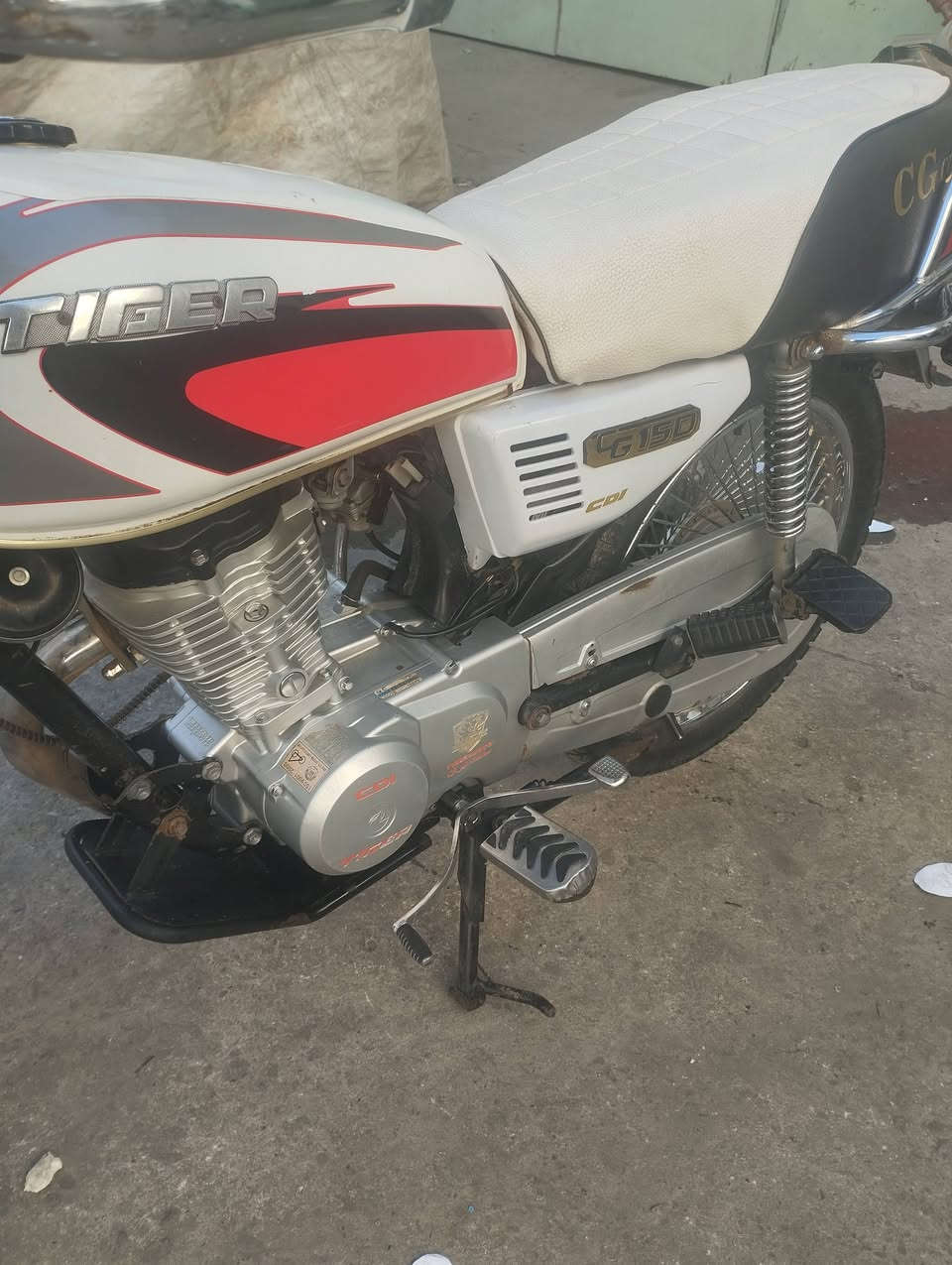 ماطور بارت للبيع مرقم سنوية بأسمي رقم نينوى السعر 1.700 بي مجال شي قليل
راسلني خاص .


**إذا كنت صاحب هذا الإعلان وتريد حذفه لأي سبب، رجاءا أرسل رسالة إلى الدعم الفني**