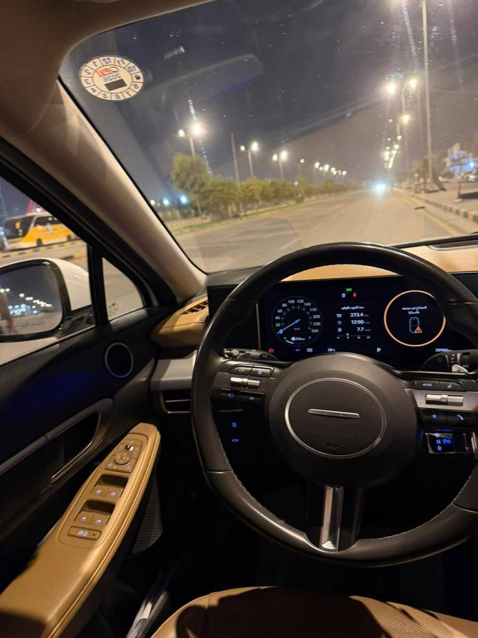 للبيع هيونداي سوناتا   2024 (خليجي)
فول مواصفات (1/1)  
المحرك: 2500
الممشى: 40,000 كيلو
رقم شمالي : اربيل ( مداور او وكالة ) 

سيارة نظيفة وجاهزة
المواصفات:

بصمة أبواب + تشغيل عن بعد
سقف بانوراما
كشنات كهرباء
لايتات زينون (عدستين عالي وناصي)
حساسات أمامي وخلفي
إنارة داخلية متعددة الألوان
هاندبريك بصمة + أوتو هولد
شحن وايرلس
منافذ تايب سي أمامي وخلفي
شاشة متصلة كبيرة
صندوق كهرباء يفتح عند الاقتراب
شفتات على الستيرن
نظام ترحيب
وضعيات قيادة (Normal / Sport / Sport+ / Custom)

للتواصل واتساب فقط  ***********
