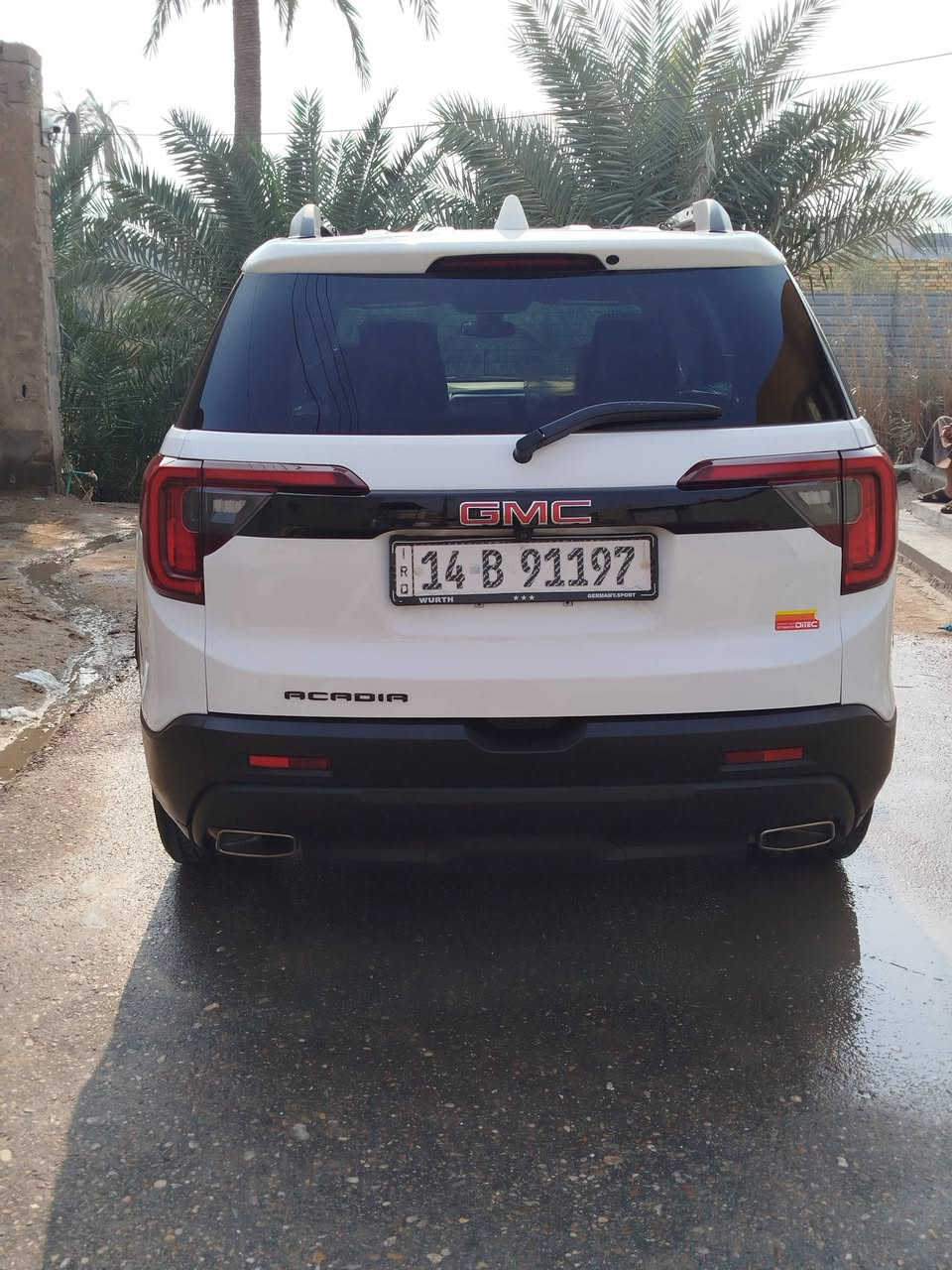 سلام عليكم جمسي اكاديه موديل 23 نص فول  مكفوله بيها بس بارد مكانين على كد شبر موجود رقم الشاصي يمك بل صوره شوف الحادث قبل لا تتصل سياره جديده لا صبغ ولا معجون ولا تبديل مكينه 2000تيربو سعر 265 مكاني البصره ابو الخصيب ***********
