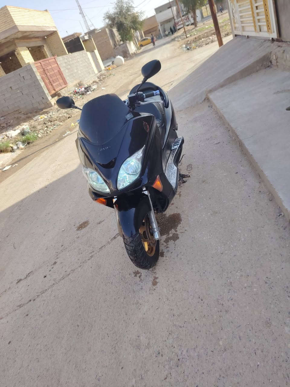 السلام عليكم
فورزه 80 عميه  نضافه 95/100 كهربائيات كله شغاله لايت زنون تايرات جدد ويل ذهبي  ستان حساس  امبيثري مسجل شغال شلعه معدل فوللل ترايك وين متريد لا تنقيص ولا تبخير فقط اوراق مابيهه اكفلك سرقه وعشاير السعر 850وبيها مجال حك الجيه او مراوس بايراني او دايوان نضيف يرهم مكاني بغداد ابو غريب 
***********.   ***********
