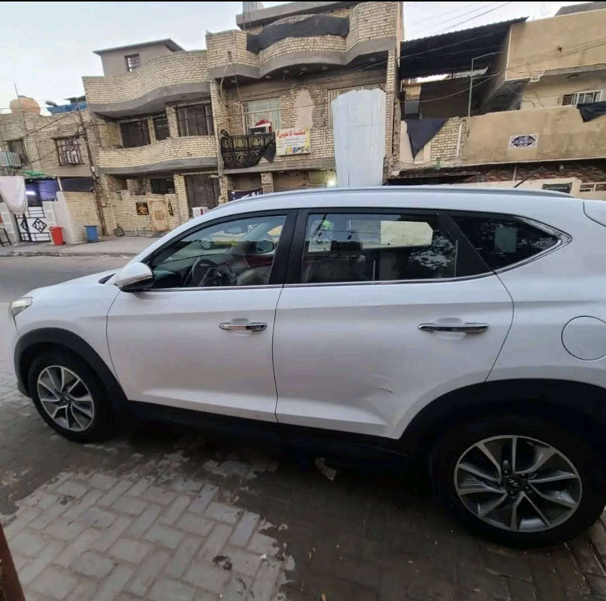 توكسان موديل 2018 خليجي محرك وكير بلادي محرك 2000 دوش سياره مبدل بيها بنيد فقط باقي الاضرار مبينه بالصور خالية من الشخوط والصبغ ما مصلح بها اي شيء سياره عندي من الزيرو باسمي السعر ١٥٥مكاني مدينه الصدر  ***********
