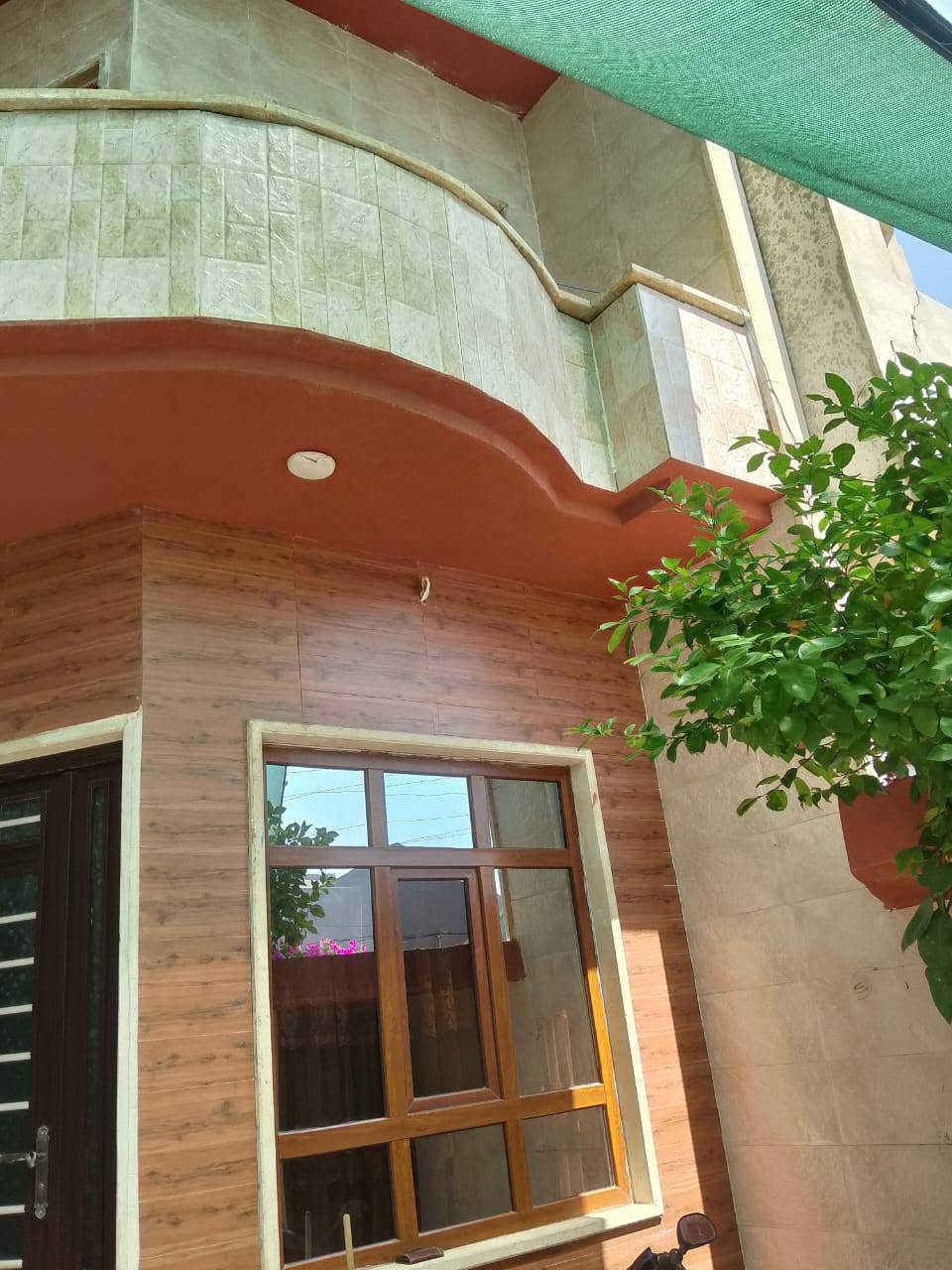 مكتب أبو شهم مكتب أبو شهم الصميدعي للعقار 
🏠دار للبيع زيونه السعر جداً مناسب 
________________________
التفاصيل:🖊🖊
♦️موقع مميز منطقة راقية 
بناء حديث 
♦️دار طابقين 

♦️  الطابق الاول /غرفتين نوم/كراج /مطبخ/  هول وصحيات 
الطابق الثاني غرفتين نوم وهول وصحيات 

جمعيه حمورابي 

_________________________
المساحة : 📐📐
♦️مساحة الدار 100متر
الواجهه 5متر
_________________________
موقع الدار 🚩🚩
♦️موصل حي زيونه قبل دائرة المرور 

_________________________
الاستفسار  مكتب أبو شهم الصميدعي للعقار 
للمزيد من الاستفسار الاتصال على الارقام التالية:

☎️***********☎️***********☎️
