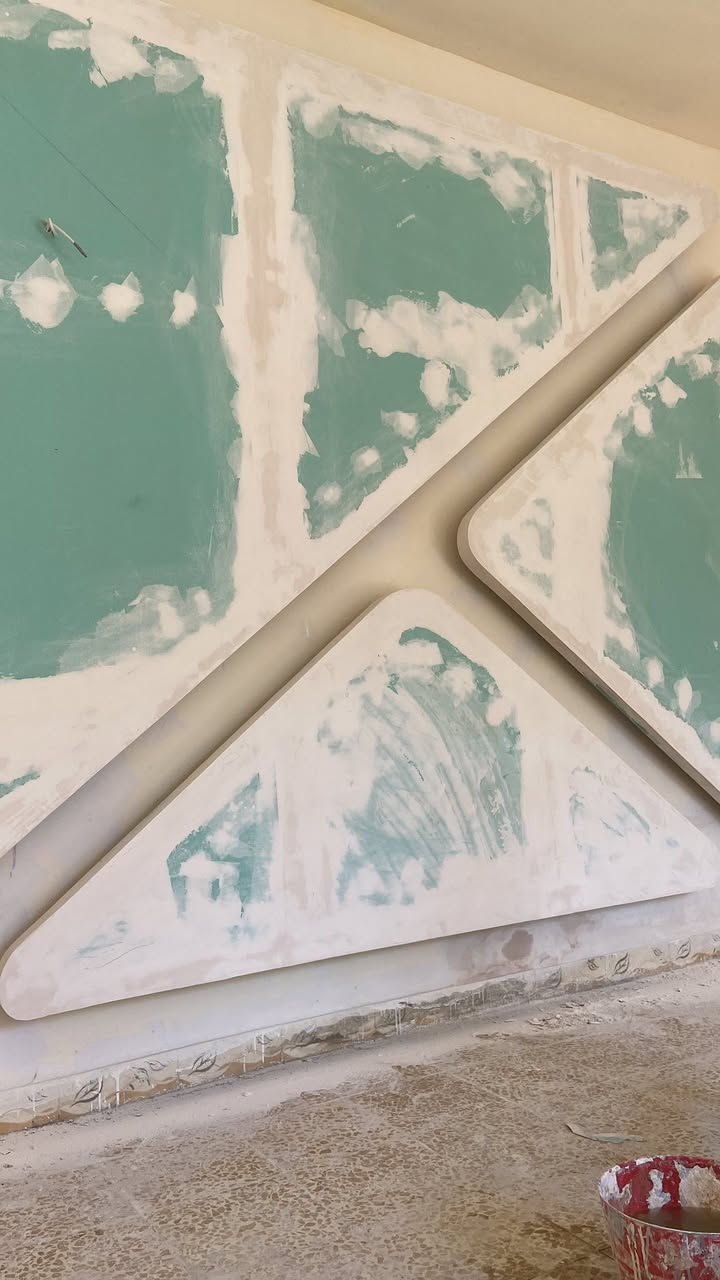 تم إنجاز ديكور مكتب عقارات الغني 🤍

رغم صِغر المساحة، اشتغلنا على تصميم أنيق ومرتب يعكس الرقي والاحترافية، مع اختيار ألوان هادئة وتفاصيل مدروسة تعطي إحساس بالفخامة بدون مبالغة.

النتيجة؟ مساحة صغيرة… بحضور كبير ✨

للتنفيذ والاستفسار، راسلونا على الخاص او
*********** وتساب

#ديكور #تصميم_داخلي #ديكور_مكاتب #لمسة_فخامة
