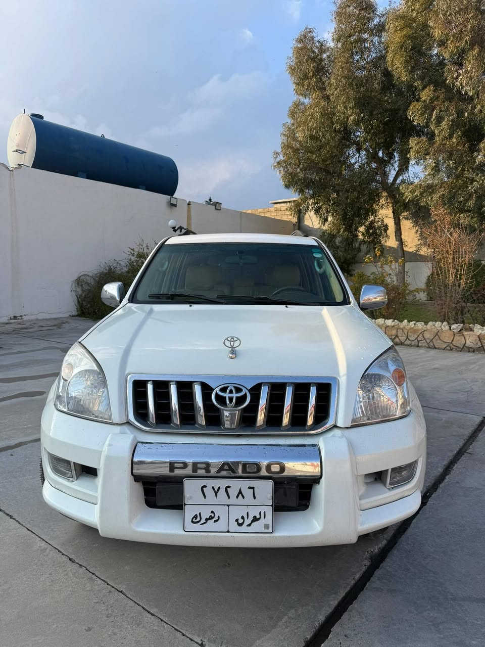 السلام عليكم
برادو 2006 
السياره تحويل شرط 
السياره بيها قطعتين وبدون دواخل و اير باك 
4 سلندر و دبل اكسن و عليها نضام غاز سستم كامل 
سياره بدون صرف و كلشي شرط 
و گير و محرك شرط 
145 ورقه و 5 ورقه بيها غرامه تنزل من سعر  و بيها مجال لناس الطيبه 

عنوان دهوك 
رقم : ***********
