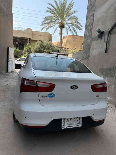 السلام عليكم 
كيا ريو موديل 2016 وارد امريكي السيارة بدون صبغ حادثة طخةب جنطة وتعديل على بارد  ماشية ٦٠ ميل كير ومحرك كفالة من الفتح والتبديل مكان السيارة بغداد الكرخ السيارة مابيهه ربع دينار مصرف جاهزة من كل النواحي وكلش جديدة استعمال شخصي السعر 106 وبيه مجال شي بسيط للاستفسار ***********
