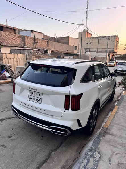 سورنتو خليجي موديل 2022 بيهة بارد بسيط كلش  ماشية 106 محرك 6 سلندر رقم اربيل بأسم شركة سيارة جديده بعد احله من الصورة السعر 280 وبيه مجال بسيط للشراي *********** مكاني واسط العزيزية
