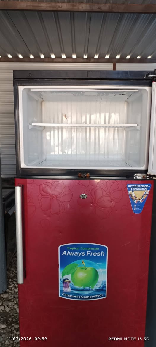 ثلاجات وحدة كونكورد حجم 18والثانية الونسا ياباني حجم 20 للبيع مكفولات من اي عطل مع جرباية حديد عدد3 للاستفسار الاتصال على ***********
