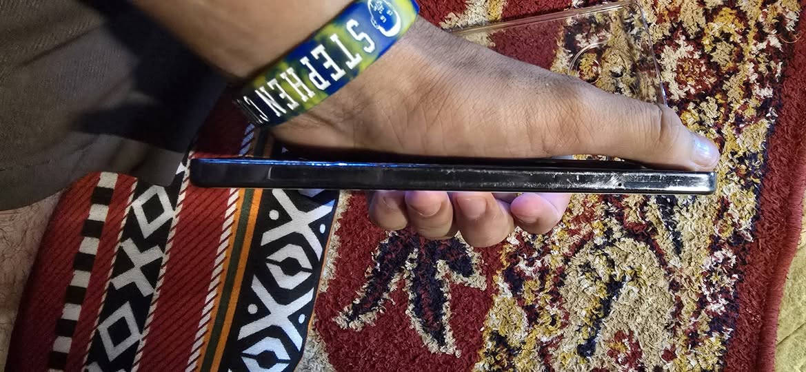 للبيع او مراوس اب ايفون
الجهاز بي كسر بل كامره والضهر ما مئثر عل كامره وتبديلهن اب 25 الف
TECNO CAMON 30 5G  الموديل CL7، 
الشاشة: 6.78 إنش AMOLED
🔄 معدل التحديث: 120Hz
🎯 الدقة: FHD+ (1080×2436)
⚙️ المعالج: MediaTek Dimensity 7020 (يدعم 5G)
💾 الذاكرة: 12GB RAM + 512GB Storage
📸 الكاميرا الخلفية: 50 ميغابكسل مع مثبت بصري OIS
🤳 الكاميرا الأمامية: 50 ميغابكسل
🔋 البطارية: 5000mAh
⚡ الشحن السريع: 70 واط
🔊 سماعات ستيريو مع Dolby Atmos
📡 يدعم 5G و NFC وبصمة داخل الشاشة ونظام Android 14 مع HiOS.


**إذا كنت صاحب هذا الإعلان وتريد حذفه لأي سبب، رجاءا أرسل رسالة إلى الدعم الفني**
