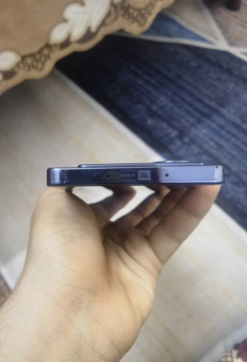 انفكنس نوت 40 جهاز جديد الشاشة شخط مابيها الظهر مابيه شخطة الشحن تايسبي سريع ذاكرة 256 بطارية 5000ma سماعة استريو من جوة ومن فوك بصمة شغالة فيس ايدي شغال الجهاز قبل سنة جبته رايدة ب 200 عنواني بغداد مدينة الصدر ***********
