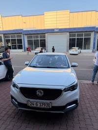 Mg zs موديل 2020 لون ابيض بدون صبغ دعم✅  ماشي 88 كيلو فقط   لون ابيض🤍 ...