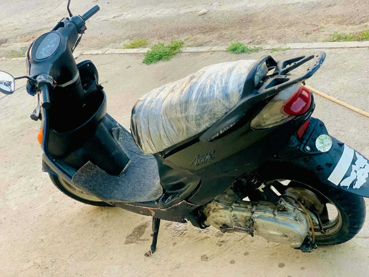 ماطور لكزز للبيع نضافه فول كهربائيات شغاله بس يعوزو جوزه السعر 275 وبي مجال
 المكان حمام العليل... رقمي  ***********
