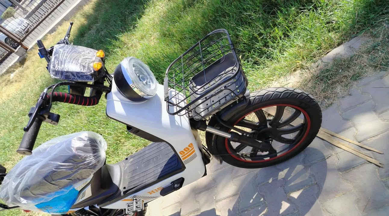 جديد دراجة شحن   موديل 2025  و بشكل  جديد كلياً  من شركة  HIS الرصينة والمعروفة

 4 بطاريات دبل 32 امبير

 قوة الملف 1500 واط

بوكس خلفي

كشن  عالي

سلة مميزة

لد امامي قوي

حامل وشاحن موبايل

 ام بي 3 MP3

تلائم جميع الاعمار والاغراض

اقتصادية

اعتمادية

رصينة وقوية

نظام انارة متكامل السرعة القصوى  تتجاوز الـ  60 كيلو متر بالساعة حقيقية - 4 سرع

بصمة العدد 2 – سويج عدد2  –-كارت NFC عدد 2  -جهاز انذار ضد السرقة

 ممكن تشغيلها بالكارت او السويج او البصمة

 السعر :  550   الف دينار عراقي

محل الورقة الخضراء للدراجات الكهربائية الشحن   

بغداد – شارع الربيع – مقابل الامثل للمطابخ – قرب مدخل دور نواب الضباط في الحرية للتواصل : واتساب *********** – ***********
