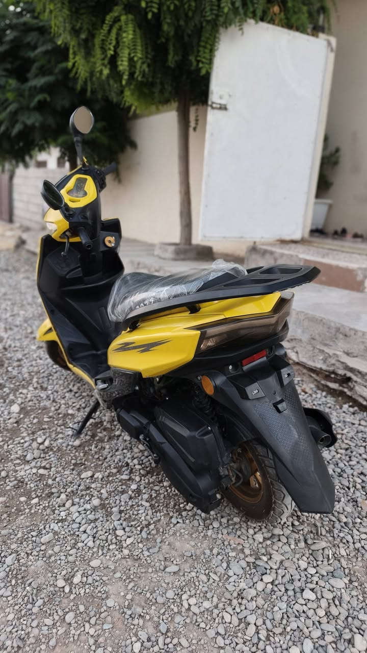 سلاو لە هاۆڕیان ئەم ماتۆڕە بۆ فرۆشتن 
ماکس سکنس 
مۆدیلی=2022
مەکینەی =150cc
لایت و ئیشارت و بگلایتو چواری هەمووی ئیش دەکات 
ئیستۆپی زۆر مەزبووت
مەکینەی دوکەڵی نیە زۆرپاکە 
سلف=   ئیشکات 
هەندل= ئیشکات 
هەردوو تایەی تازەیە 
پاتری تازەیە 
نرخی= 550 معامەل
شۆین ئەللایی نزیک بازیان .
ڕەقم: ***********
