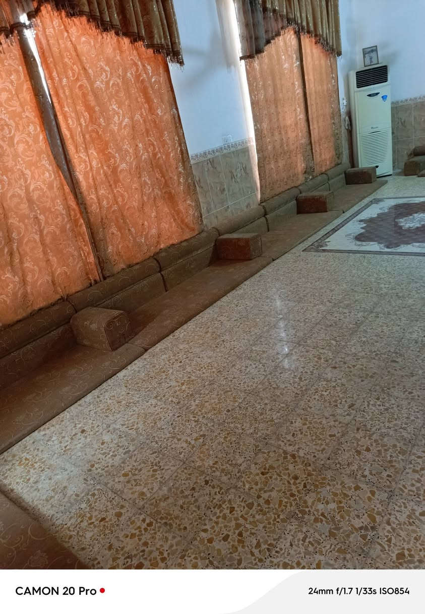 ديوان للبيع طول ١٧متر يتكون من ٩دواشك ويه ملحقاته
استفسار ‏‪***********‬‏
