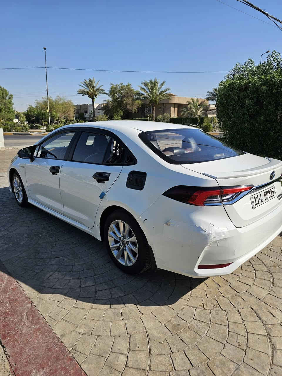 كورلا  شكل الخليجي موديل 2024
فول مواصفات 

كشنات جلد احمر بلادي

ماشيه 18    

  المواصفات الأهم:
✅ محرك 2000 سي سي – ✅ 

دفع أمامي + ناقل حركة CVT✅ 

✅ مصابيح أمامية LED

✅ نظام ترحيب وتشغيل بصمة (عدد 2)

✅ إشارات على المرايا الجانبية✅ 

تحكم كهربائي كامل بالنوافذ✅ 

✅ تبريد أمامي وخلفي

✅ فتحة سقف (سلايد) 

✅ نظام مراقبة ضغط الإطارات TPMS
✅ نظام رادار أمامي ومثبت سرعة

✅ أنظمة سلامة متقدمة:• نظام تحذير التصادم الأمامي• نظام التوقف التلقائي• نظام تحذير الخروج من المسار• نظام البقاء داخل المسار

 + نظام ABS✅ منافذ USB-CC

كشنات جلد داخل لونين ✅

رقم بغداد بااسمي 

مكاني بغداد المنصور  

سعر 146 

***********
