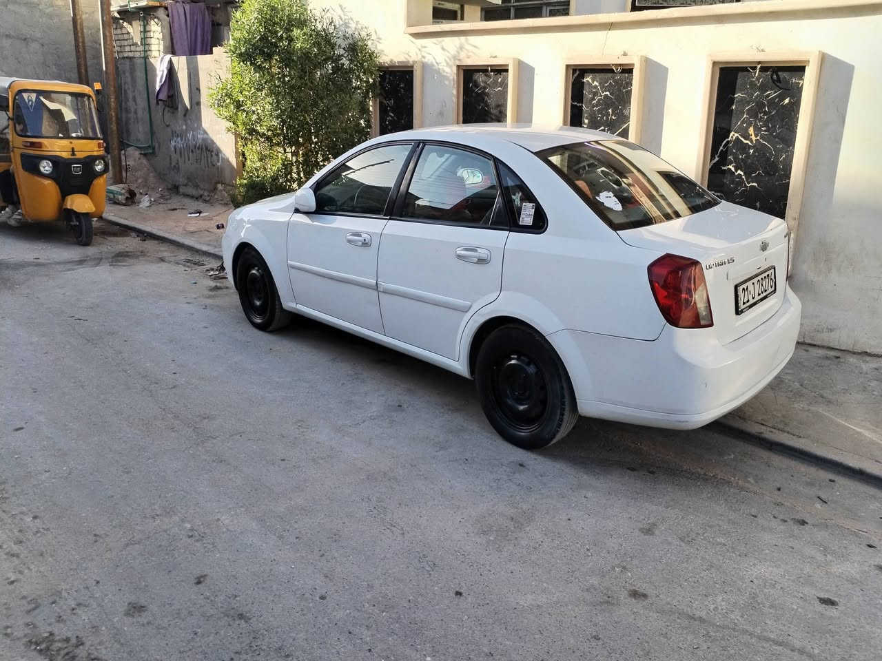 السلام عليكم سياره اوبتره مديل ١١ رقم نكليزي مشروع وطني سنويه بسمي جديده حداديه جاهزه اخر حبايه كير محرك كفاله تبريد ثلج تخم جديد سياره ما بيه نقصد جاهزه مال جناي بيع قصط او نقد حسب تفاق... مكاني بغداد الأمين الثانيه رقمي *********** رقمي الثاني *********** شراي يتصل... بيه بترد بل جاملق امامي بصيط شويه صبغ بل بنيد بدون ضربه ابد... واتساب أو تصل عل رقم بل خدمه
