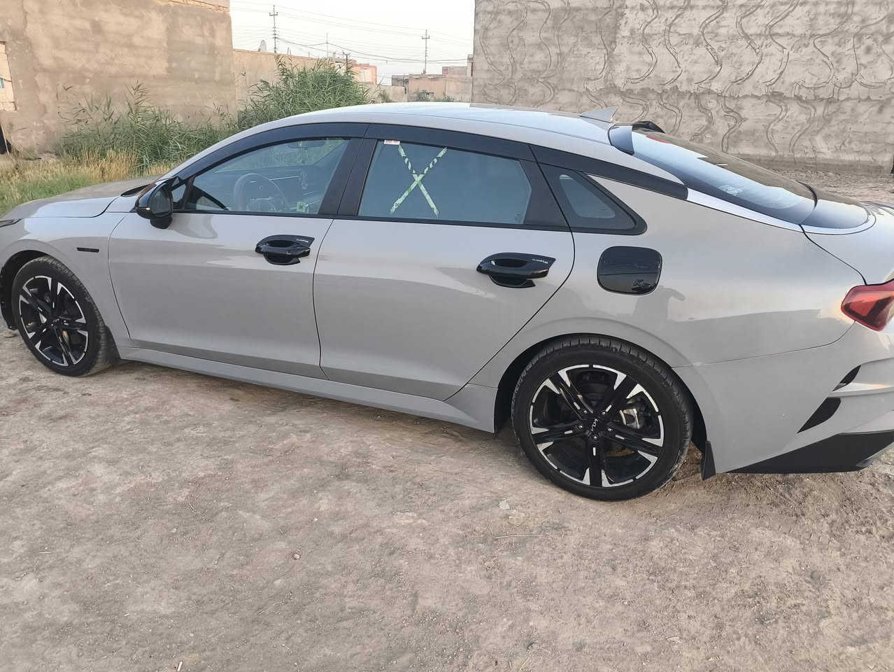 سلام عليكم

كيا K5 موديل 24 جي تي لاين السياره فول ما عدا الفتحه رقم بغداد الدولي ومعروفه مواصفات الجيتي لاين  ..  السونار مرفق مع الصور
السعر 175 وبيها مجال 
للاتصال ***********
