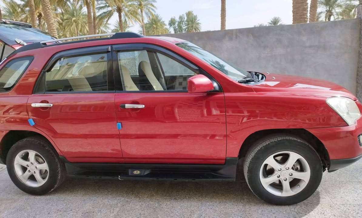 السلام عليكم .
سبورتج 2010.مكينة وكير وتبريد .خير من الله نظيفات كلش .
بيها صبغ بابين خلفيات بدون دواخل   وبارد بمكانين .السيارة نظيفة داخل بيجي .
سنوية بنهاية ال26 
شرط التحويل مكانها ديالى ناحية السلام .
عارضها 108 وبيها مجال للشراي .
*********** .او تدخل خاص وبخدمتكم
