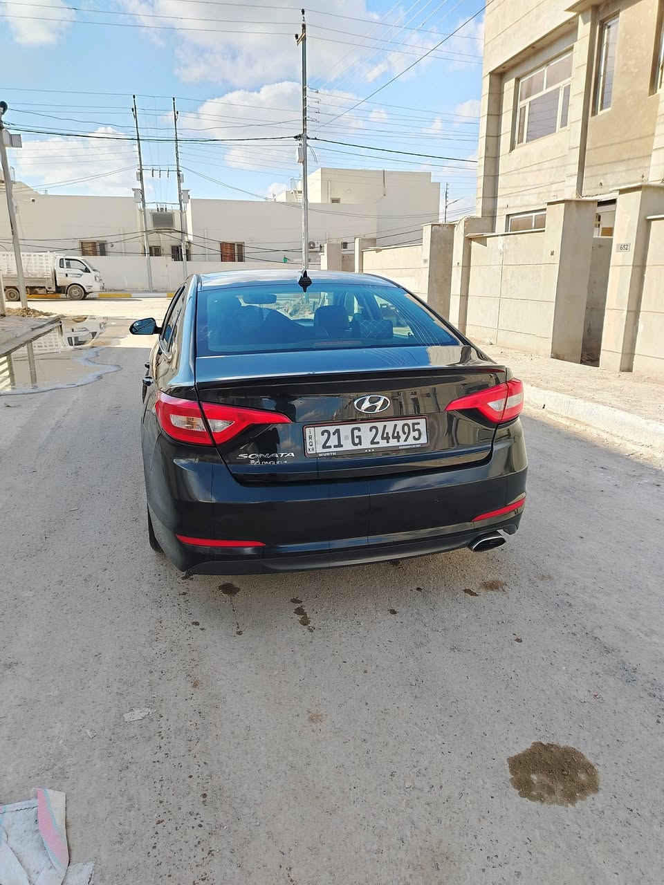 السلام عليكم للبيع سياره هونداي سوناتا 2016امريكيه ضرره جاملغ امامي يمنى بي صبغ والباقي ليبل واحد مكفول من الصبغ والضربه والتبديل السونارمرفق مع الصور  مواصفات السياره
اي بي اس مانع انزلاق السياره ماشيه 159 ميل قابل للزياده
كير مكفول
مكينه جديده
تخم تاير جديد
صدر امامي خلفي جديد
بطاريه جديده
تدفئه
تبريد ثلج تحكم ستيرن جهتين
شاشه تاب بلاديه
سنويه باسمي تنفذ سنه 2029
ودفئه وتبريد بالكشنات
ايرباكاتهه كلهه سليمه
لد. ليلي نهاري بلادي
السياره سعرهه 129 بي مجال 
 عنوان السياره بغداد ابي غريب.
***********
