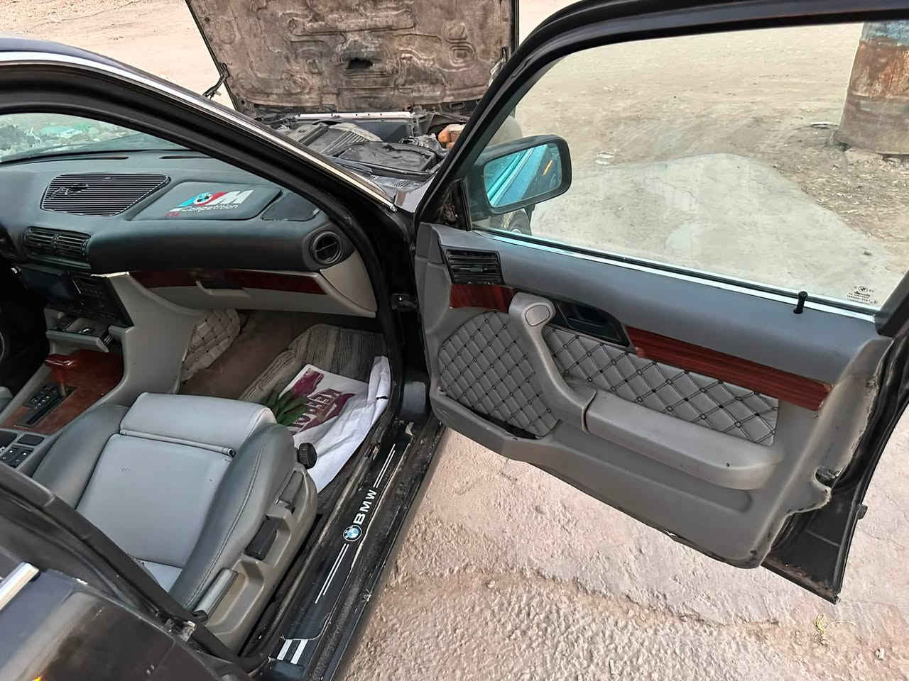 للبيع BMW535او مروس. كير مكيه خير من الله حداديه بيه بس شموع تايرات نص عمر تبريد ❄️ ثلج فتحت سقف سعر 50اوبيه مجال***********
