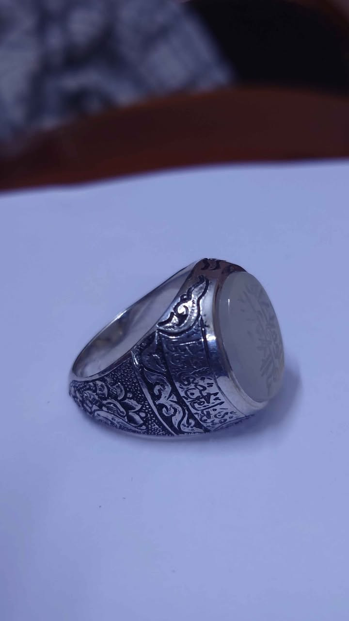 عقيق يماني طبيعي صياغة يدوي خط يدوي السعر 120الف العنوان بغداد زعفرانية الهاتف *********** بغداد, العراق
