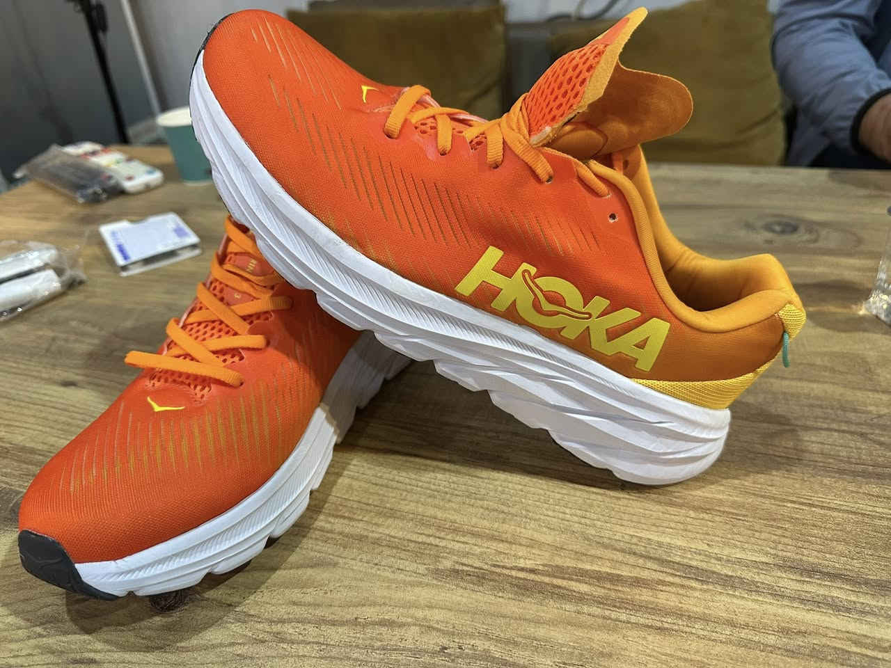 Hoka
قطعة وحدة قيلس 44 
الوزن وزن ريشة فوم عبالك دوشك مساج من شكد ما ناعم 
طبي 100‎%‎ 
قياس 44 
سعرها 30 الف + توصيل 5 على اول تم وحجز على خاص


**إذا كنت صاحب هذا الإعلان وتريد حذفه لأي سبب، رجاءا أرسل رسالة إلى الدعم الفني**