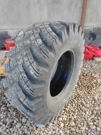 تايرات حجم 17 /5 /25 ياباني مال 70 للبيع ٠٧٨٦٦٥١٧١٤٠