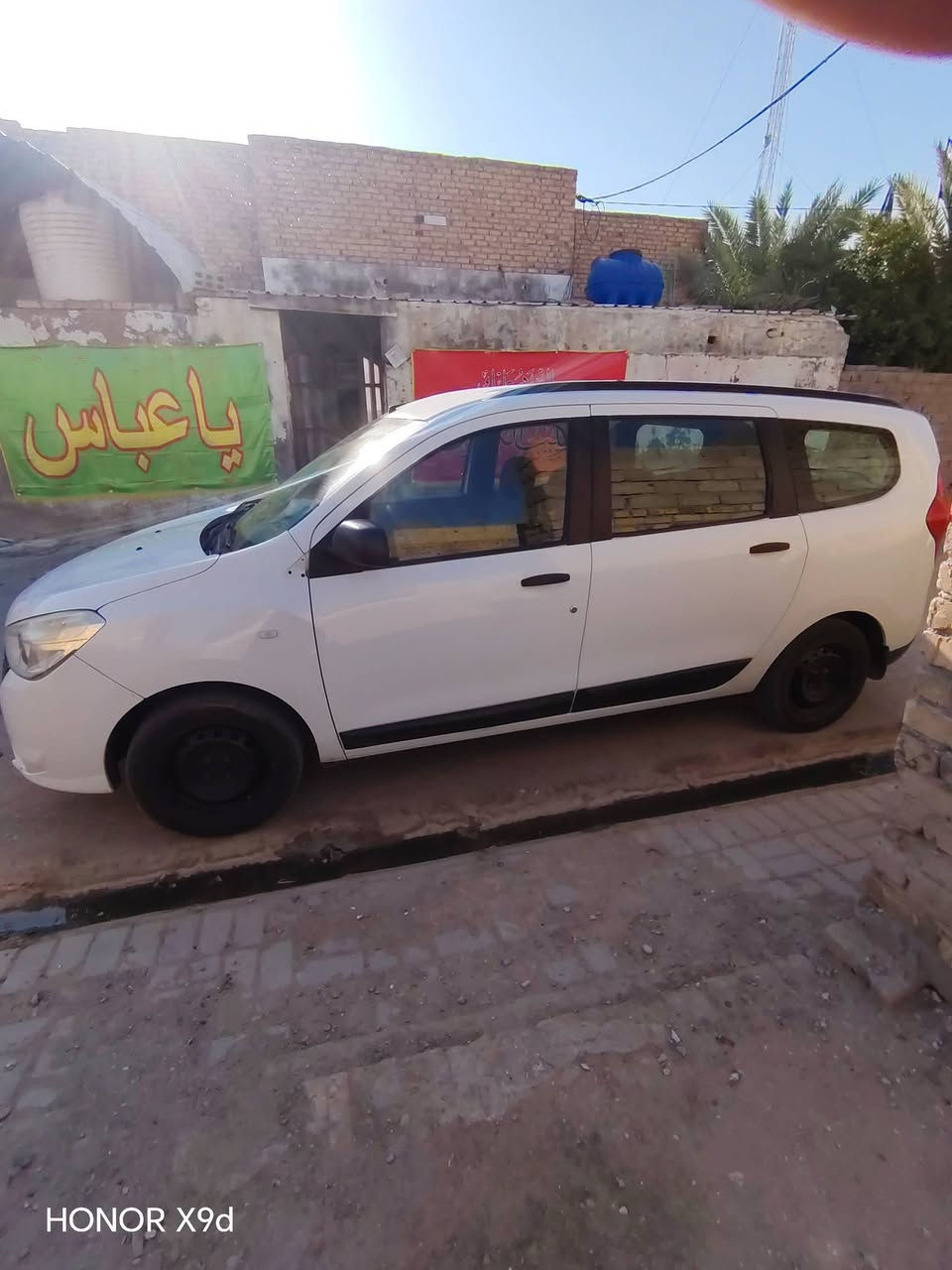 رينو لودجي 7 راكب للبيع اومراوس موديل،19 اوتوماتيك ماشيه 90الف حره بأسمي محرك وكير ع الشرط سياره مكفوله عدا طخه بالجاملغ الايسر 
***********
