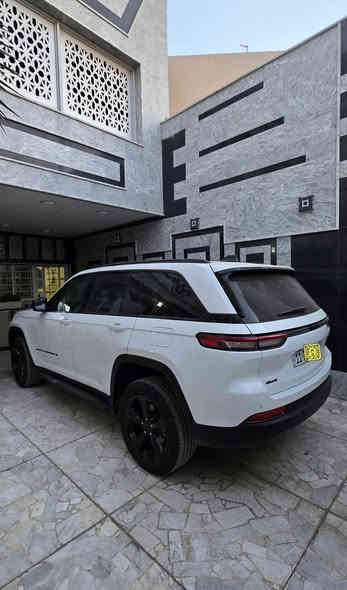 جيب لاريدو 5 راكب موديل 2024 أمريكي 

السعر 35.000 الف دولار وبيه مجال 
مرقم بغداد بسمي 

العنوان بغداد البلديات مقابل الامن العامه حي التجار 
رقم الاتصال ***********
          الحادث 
 تبديل بنيد وصبغ 
جاملغ امامي يمين صبغ شبر
جاملغ خلفي يمين صبغ شبر
الشواصي والغود والارباك كفالة عامة 
________________________________________________
المواصفات 
فتحة سقف
ردار امامي 
حساسات خلفية 
نقطة عمياء 
مثبت سرعة 
تحذير خروج عن المسار 
صندوك كهرباء 
تشغيل عن بعد 
بصمة ابواب 
تدفئة ستيرن 
تدفئة كشنات 
شفتات ستيرن 
ماشية 16 الف ميل اجت ماشية 15792 الف ميل
________________________________________________

السعر 35.000 الف دولار وبيه مجال 
مرقم بغداد بسمي 

العنوان بغداد البلديات مقابل الامن العامه حي التجار 
رقم الاتصال ***********
