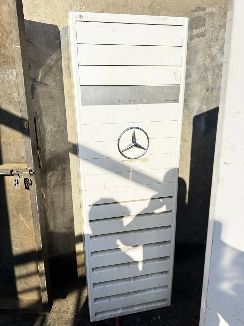 سلام عليكم سبلت الجي انفيرتر  3طن شغال وخارجيه طن ونص انفيرتر موديل 25 سعرهن ثنينهن 750 قفل ***********
