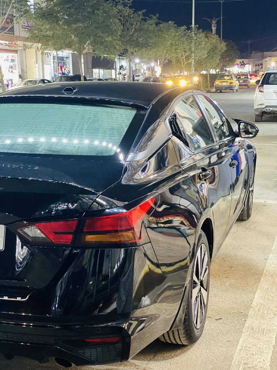 ئاڵتیما ٢٠٢٢ مواسفات SV plus 
بۆفرۆشتن  
گێرو مەکینەو تەبرید بەناو کرد هەموی بەشەرت

رەقەم و سەنەوی هەزەی نوێییە 
سەیارەکە بۆنیدی گۆراوە و دوچاملغی پێشەوە لەگەڵ دوو بست دەرگای دوای سەکن ساردە واتە تەعدیلە بەبێ بۆیاغ  بۆیاغی نیە 
سەیارەکە  خۆی دەبڵ ئەکسلە بەڵام تەرکک کراوە  
نرخ ١٣٣وەرەقە و مجال 
***********
