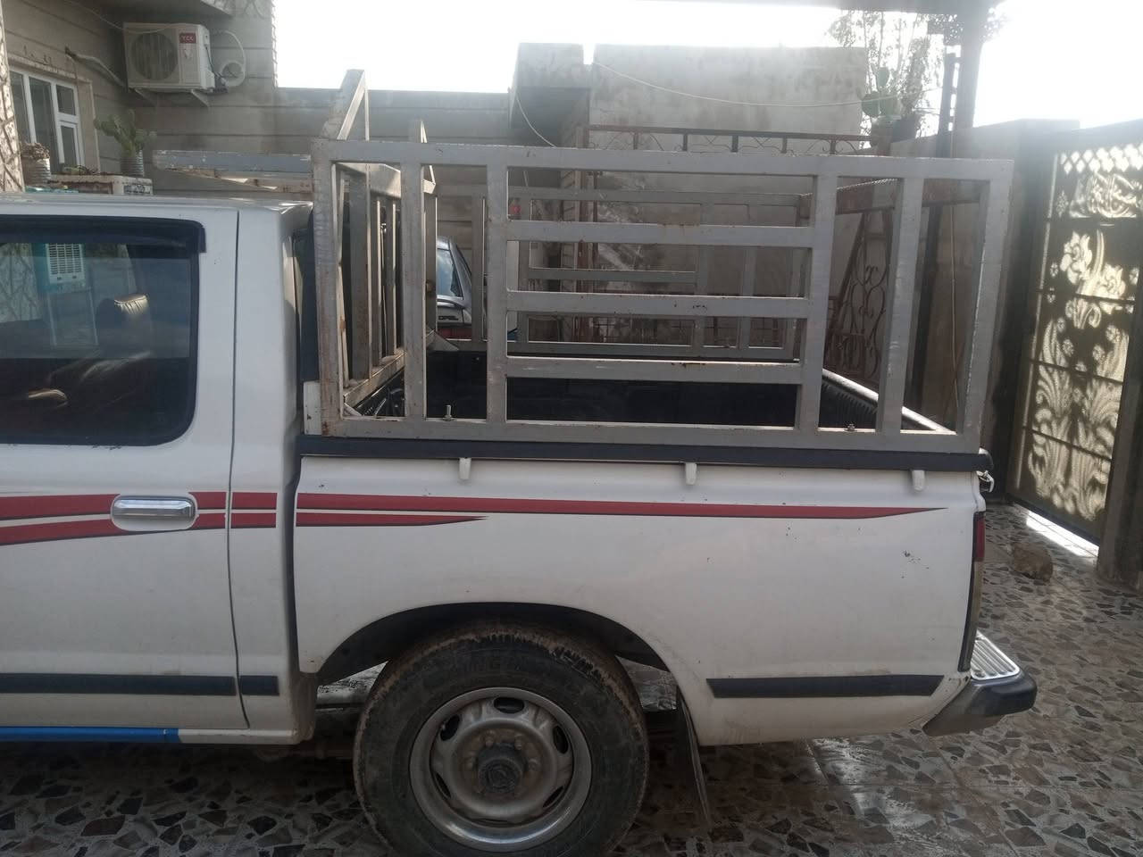 محجل بيكم نيسان للبيع 
نضيف بس يعوزه صبغ الون تريده 
سعره 90 بي مجال قليل 
مكاني برطله 
***********
