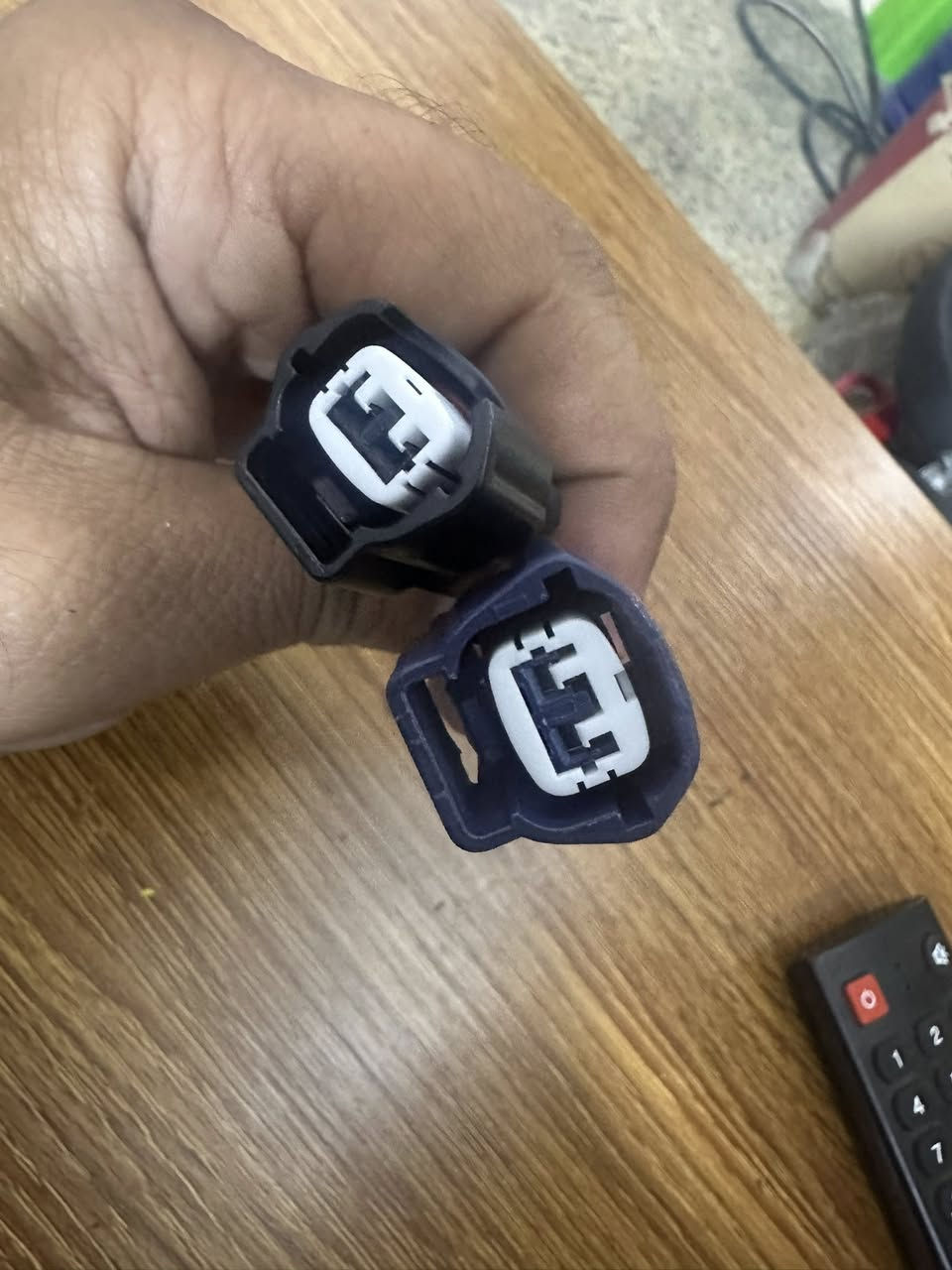 تتوفر كل فيش ظفيرة المحرك
***********
متوفر توصيل
